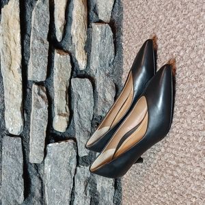Brand new Vionic leather pointed toe heel shoes sz 9.5